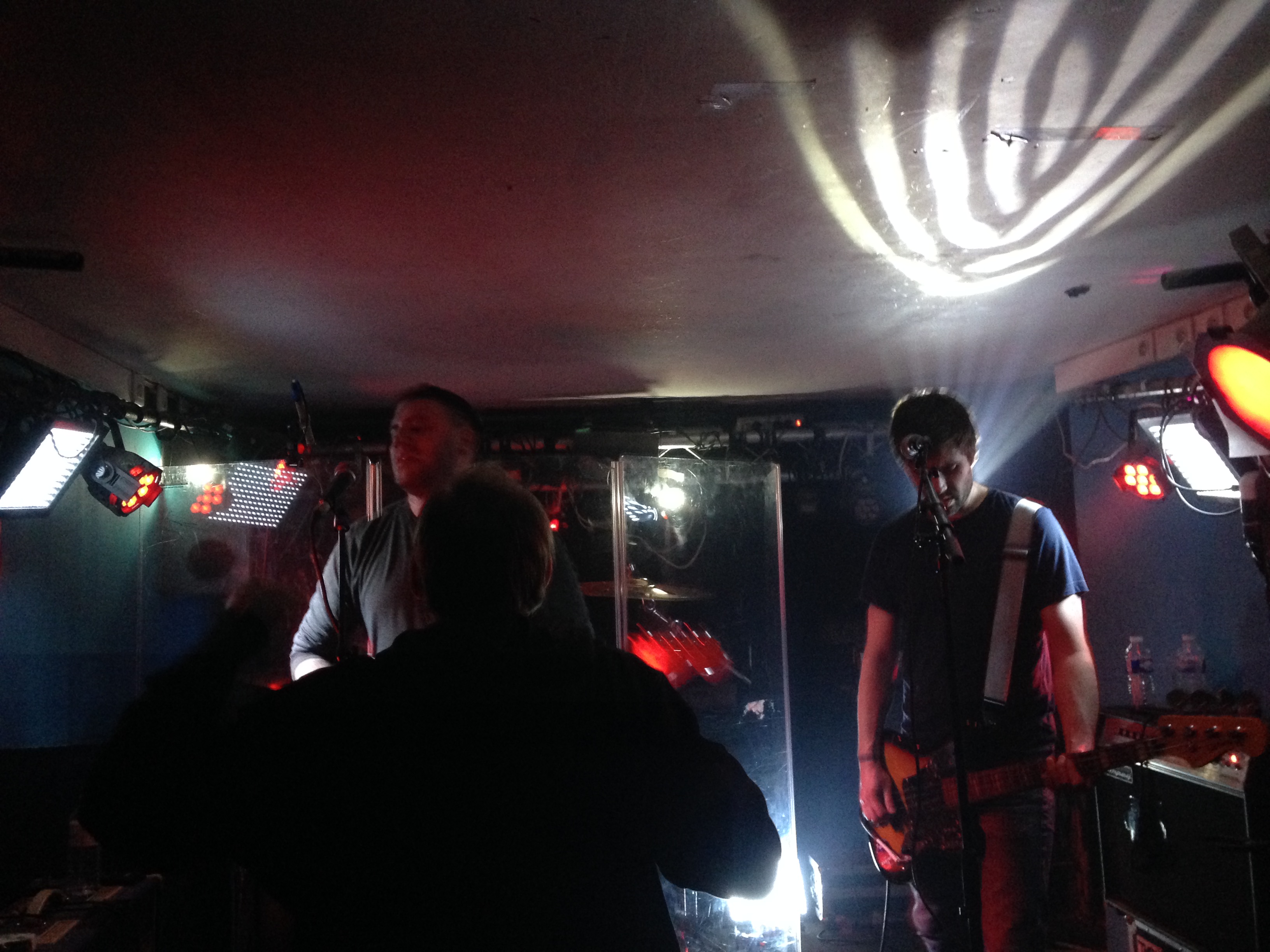 DAKINIZ live at LE BUZZ