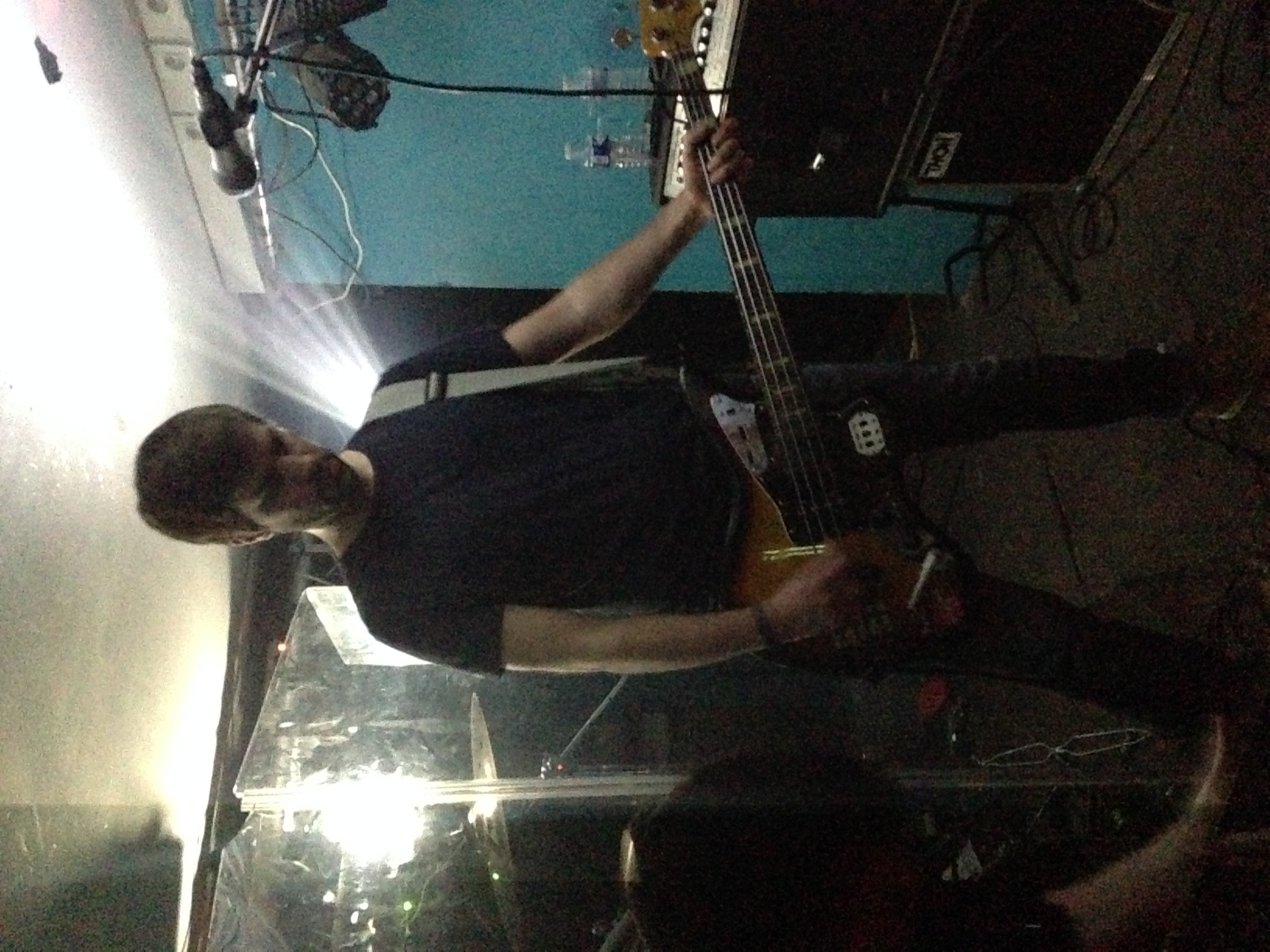 DAKINIZ live at LE BUZZ