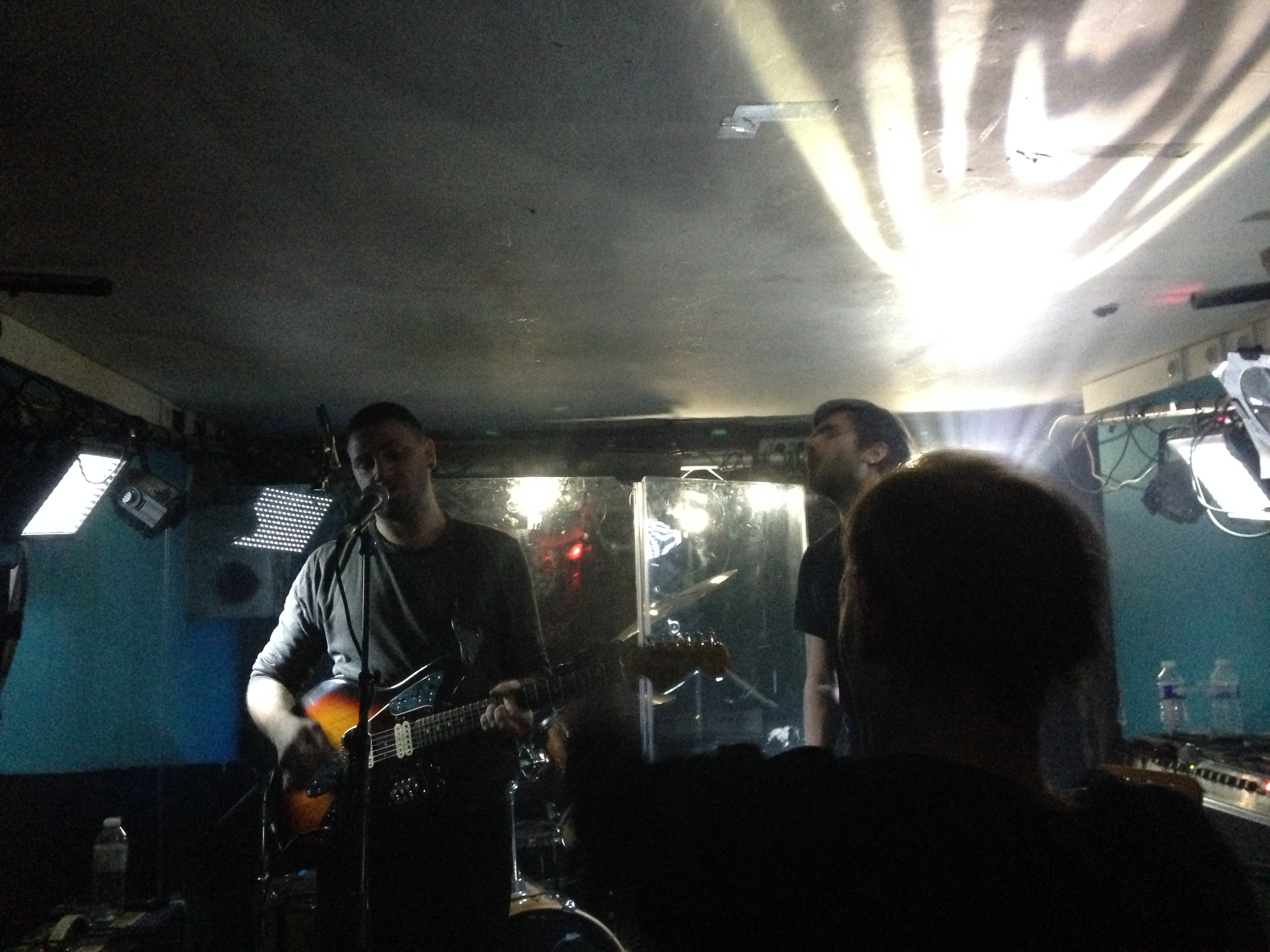 DAKINIZ live at LE BUZZ