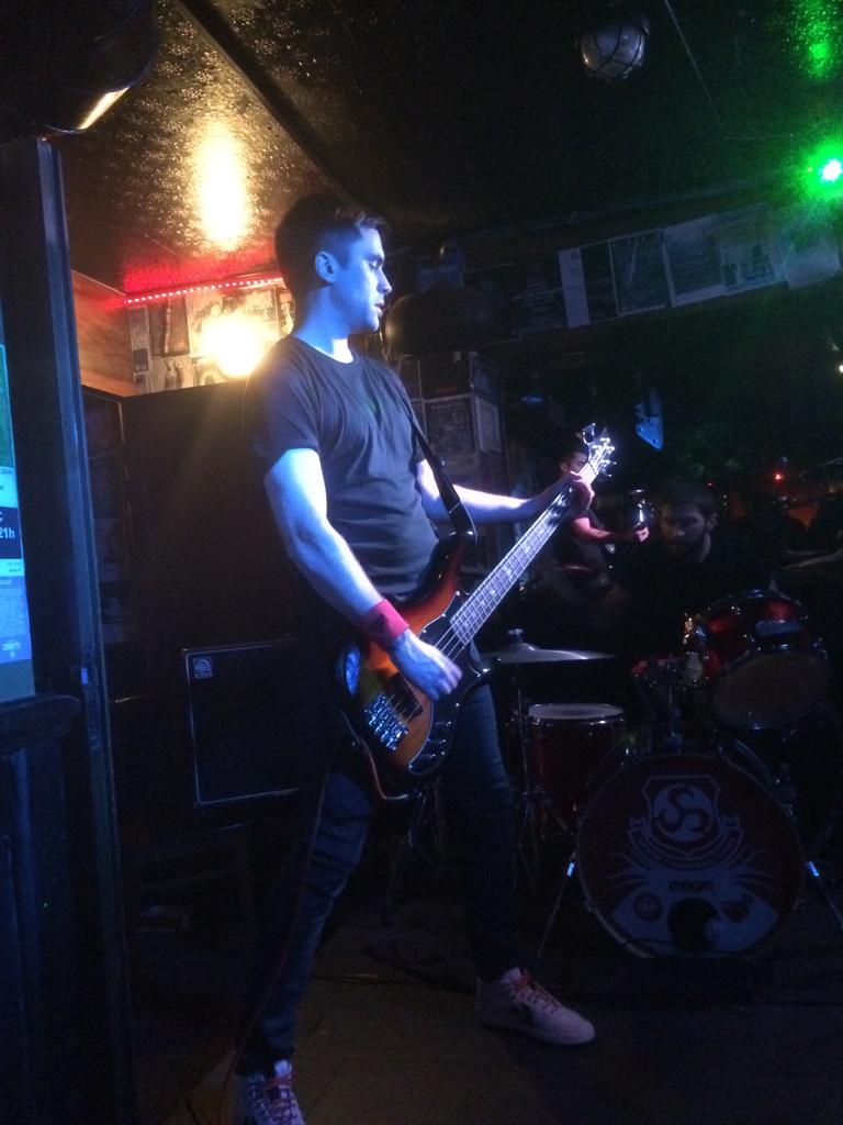 DAKINIZ live at LE TRUSKEL