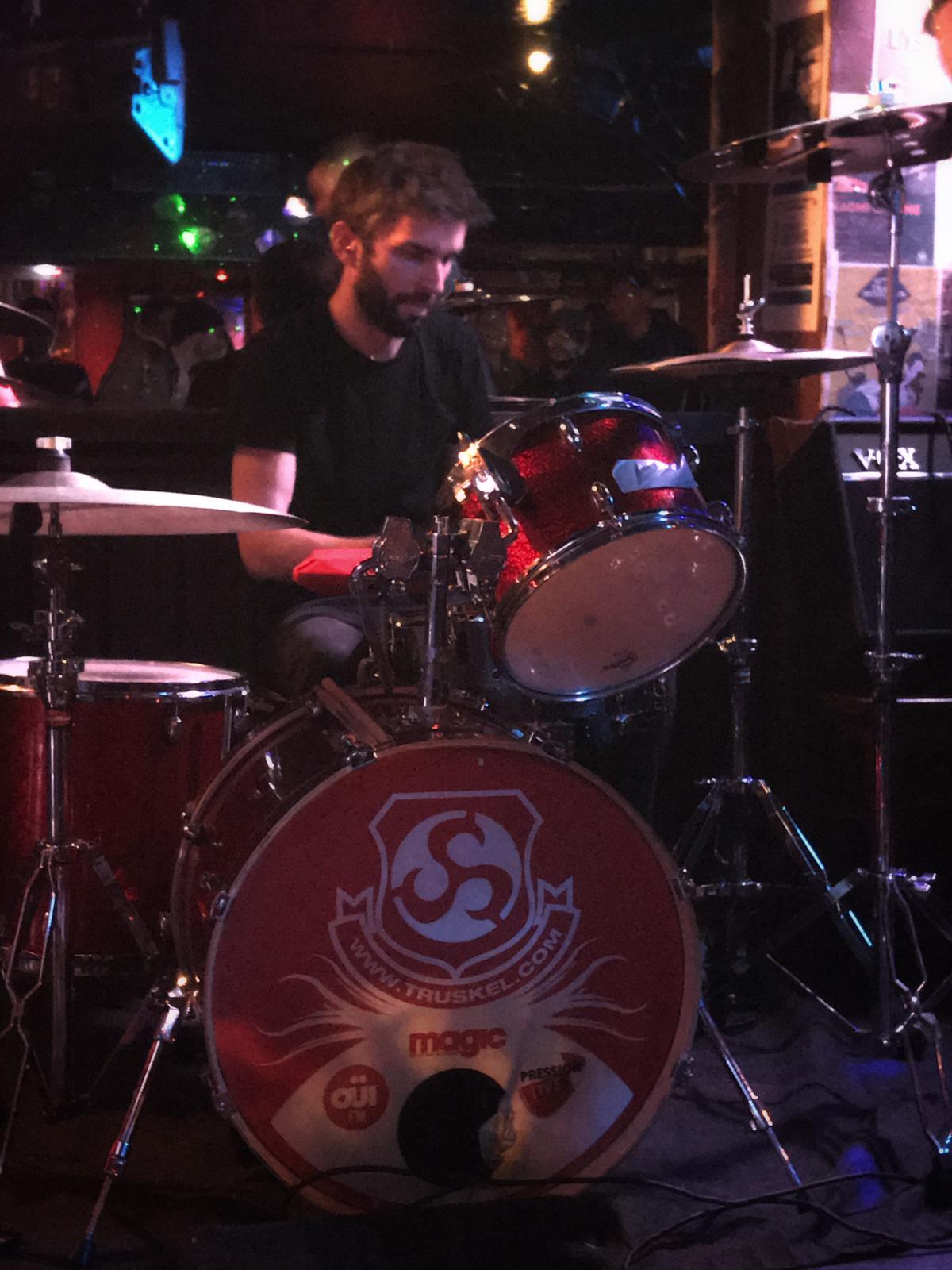 DAKINIZ live at LE TRUSKEL